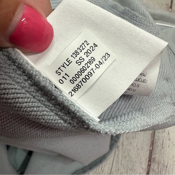 NWT Under Armour command warm up Women's Full-Zip Jacket sz S loose fit - Picture 9 of 9